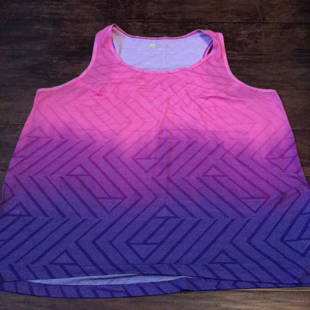 Multicolor workout top